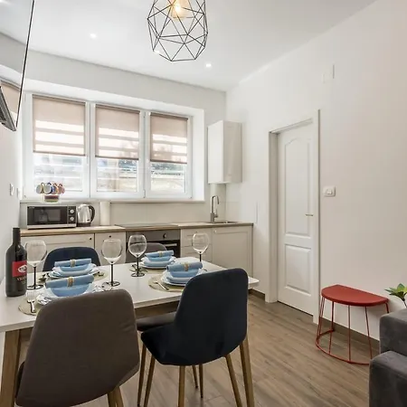 Lada Apartment *